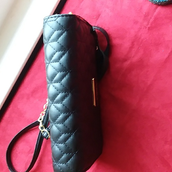 🎆Sale NEW with Tags and Condition Vera New York Black/Gold Crossbody - Picture 8 of 11